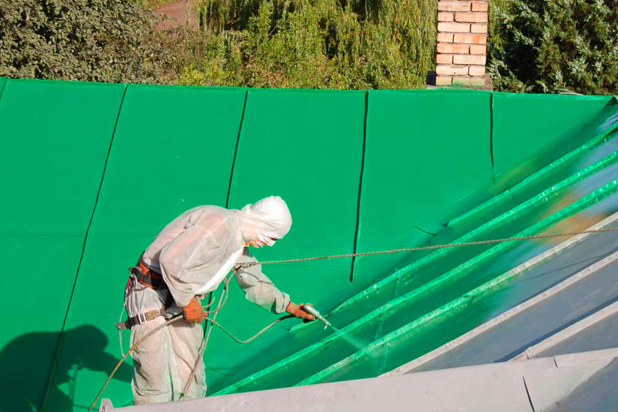 Окрашивание крыши резиновой краской