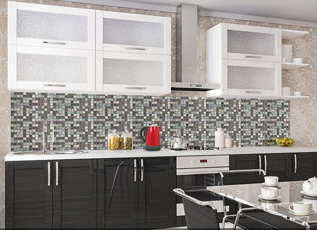 Алюминиевая мозаика на фартуке кухни